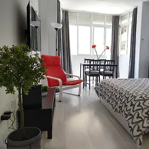 Apartamento Amplio Estudio,vista Mar Y Montaña, A Pasos Del Centro, Torremolinos